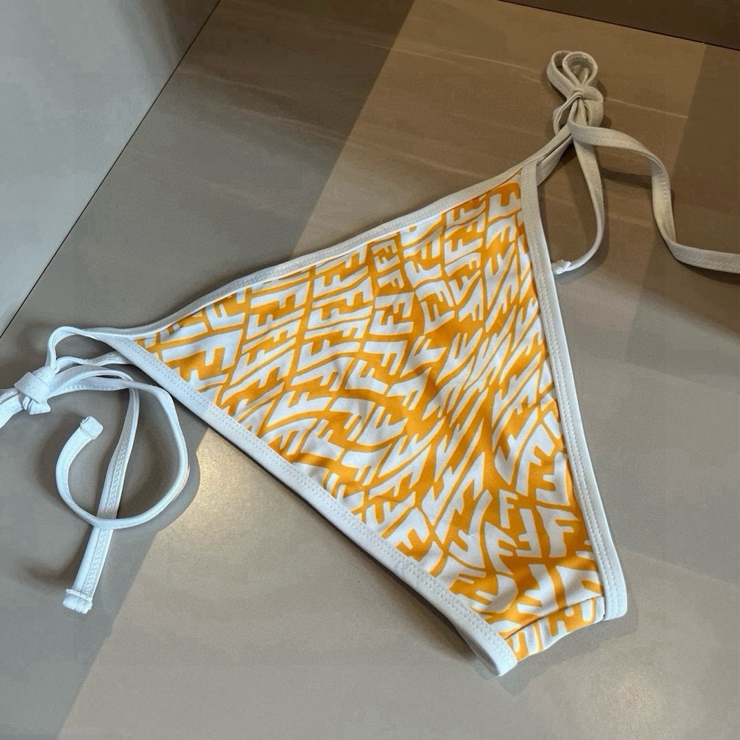 🆕
FD芬迪比基尼👙❤️😍🥰适合多种场景的游泳衣🏊‍♀️海边 游泳池 温泉 水上乐园 漂流都可以😌内搭外