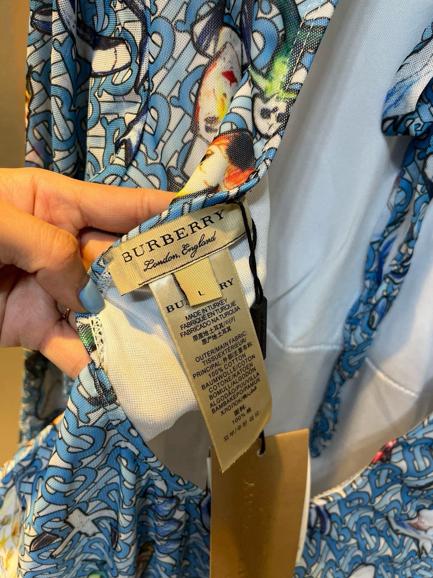 🆕

Chanel香奈儿荷叶边不规则连体泳衣比基尼👙，小心机又大方，黑 白两色，SM L