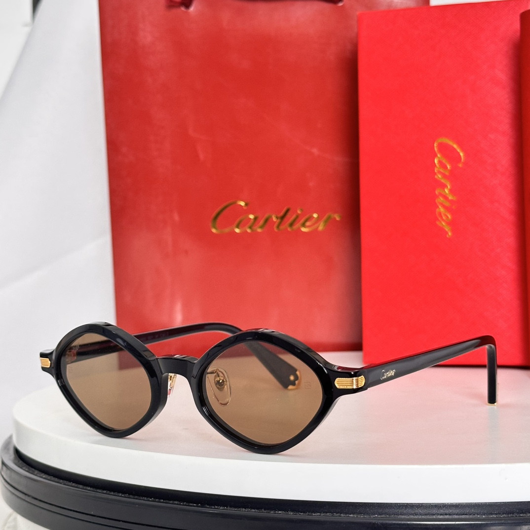  ‼️卡地亚 𝑪𝒂𝒓𝒕𝒊𝒆𝒓 Première系列
MOD：CT0540S
size：48口21-145