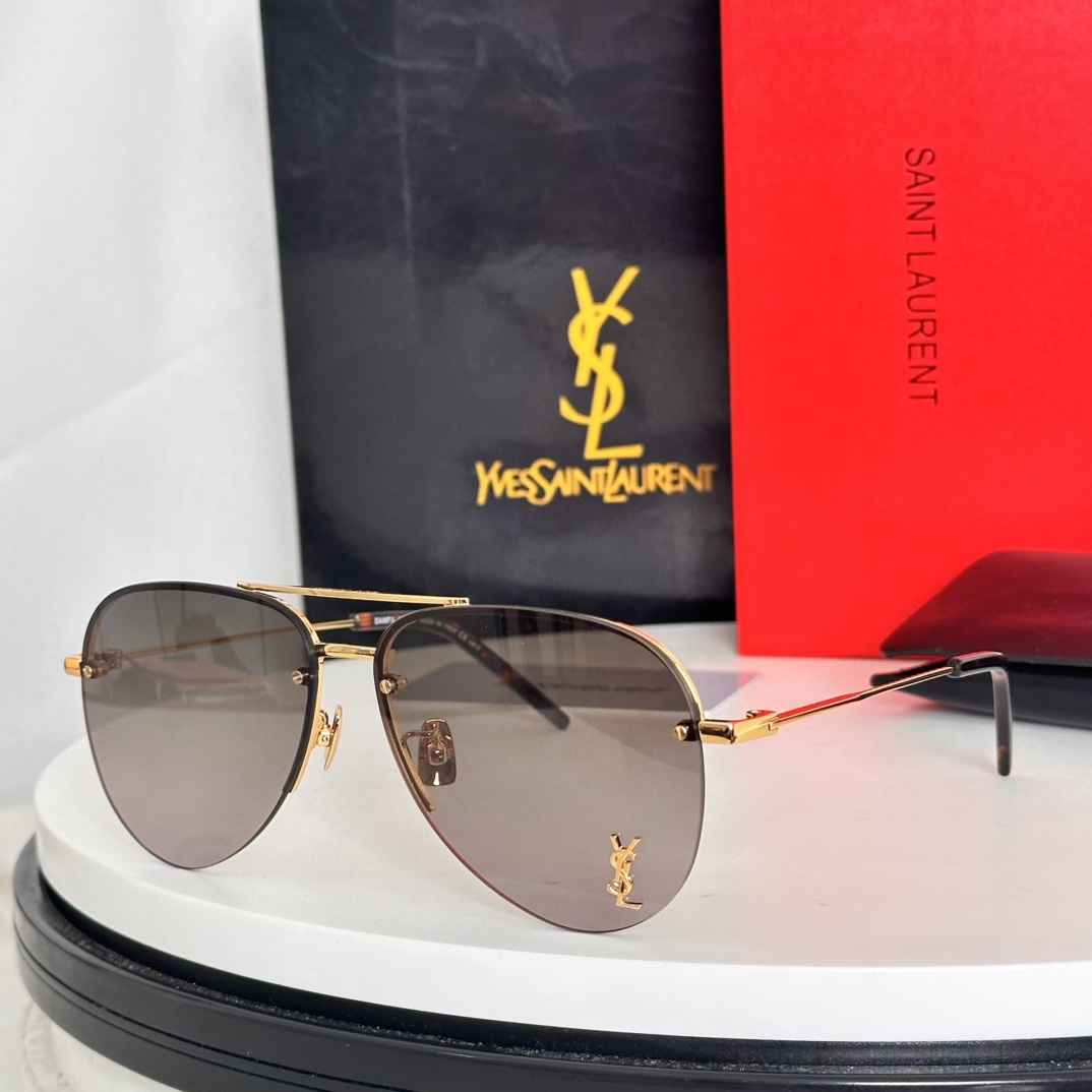  ‼️Saint Lauren*
Model ：CLASSIC11M
Size ：59口13-140
☾