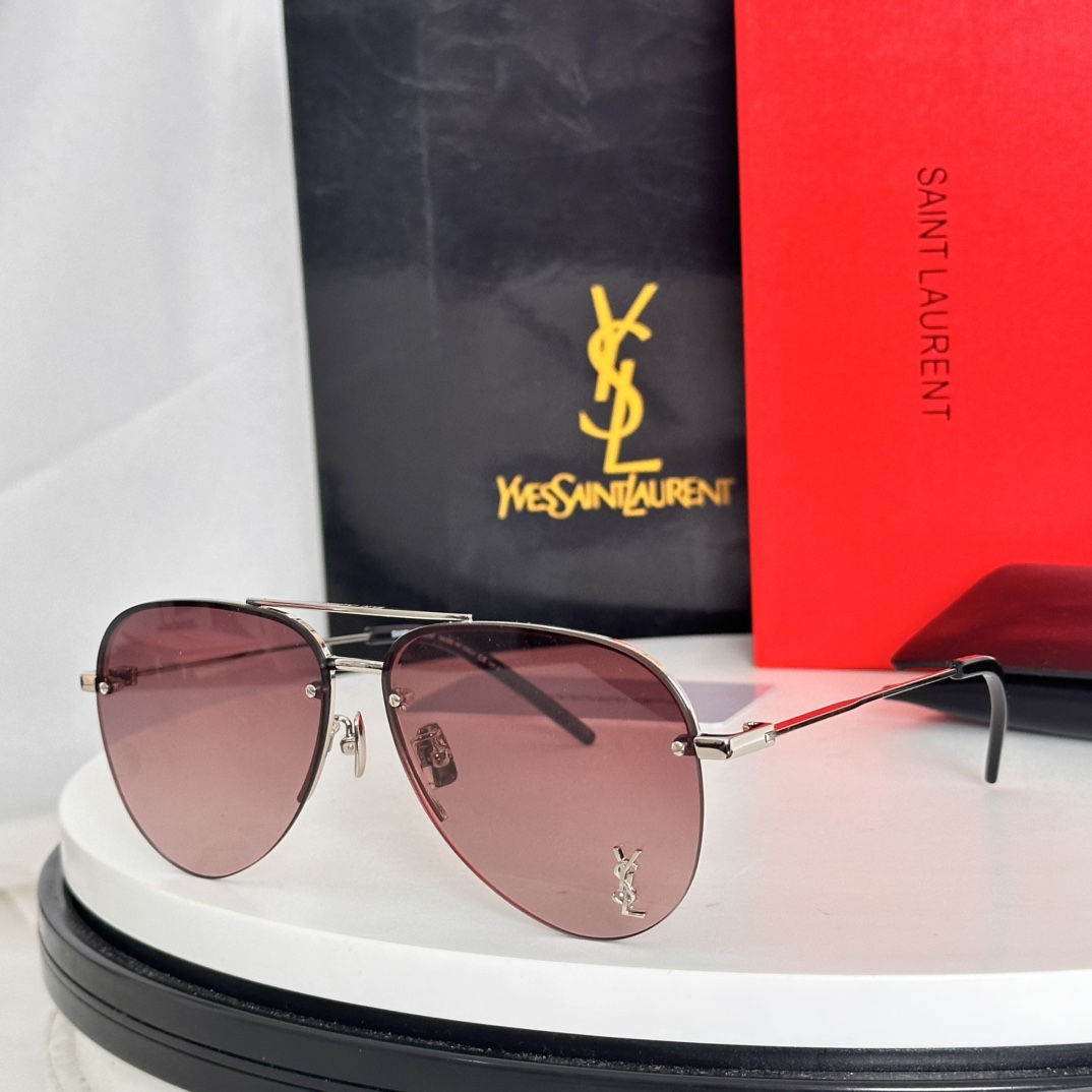  ‼️Saint Lauren*
Model ：CLASSIC11M
Size ：59口13-140
☾