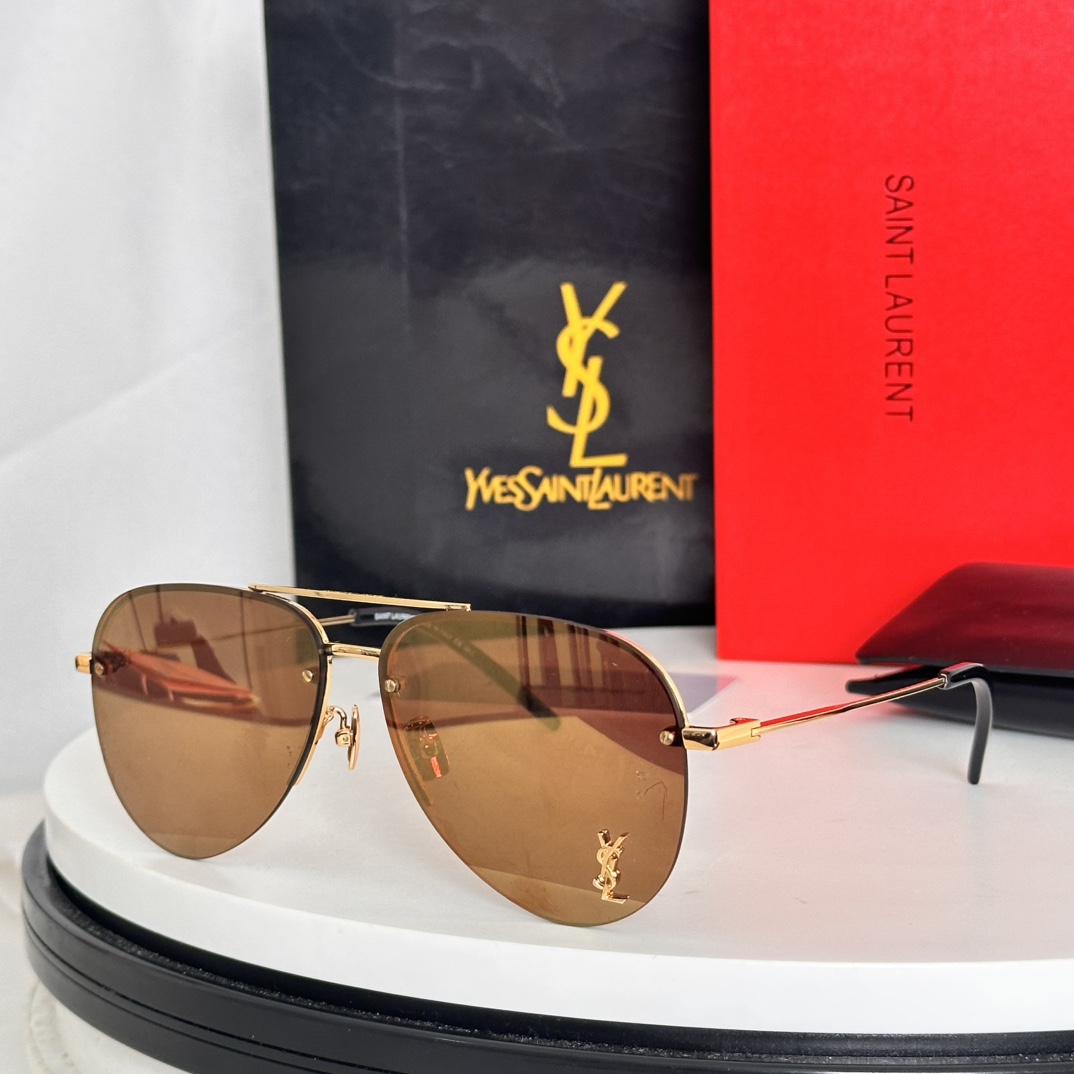  ‼️Saint Lauren*
Model ：CLASSIC11M
Size ：59口13-140
☾