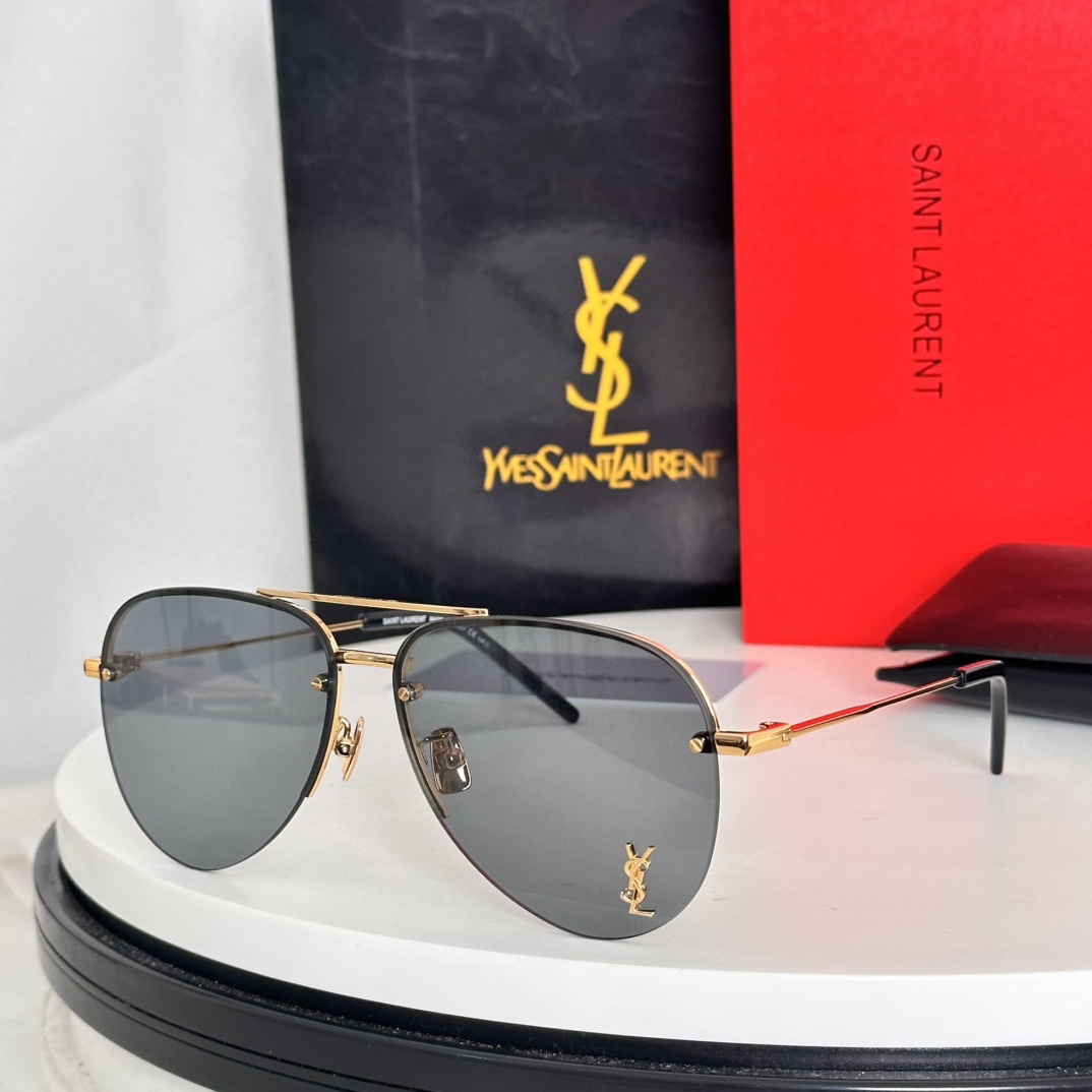  ‼️Saint Lauren*
Model ：CLASSIC11M
Size ：59口13-140
☾