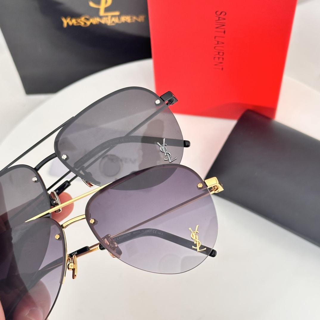  ‼️Saint Lauren*
Model ：CLASSIC11M
Size ：59口13-140
☾