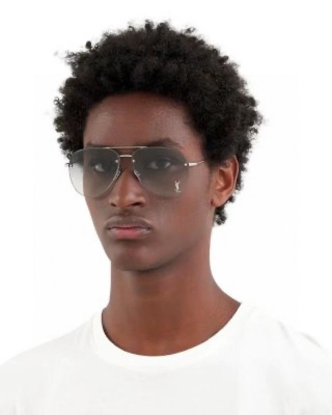 。‼️Saint Lauren*
Model ：CLASSIC11M
Size ：59口13-140
☾