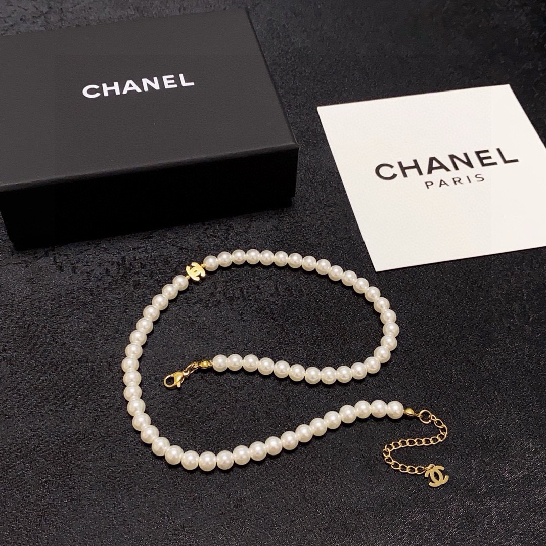 Chanel 新款 香奈儿Chanel最新款 韩版珍珠项链 超个性 百搭款特别特别赞 整体细节非常令人惊喜