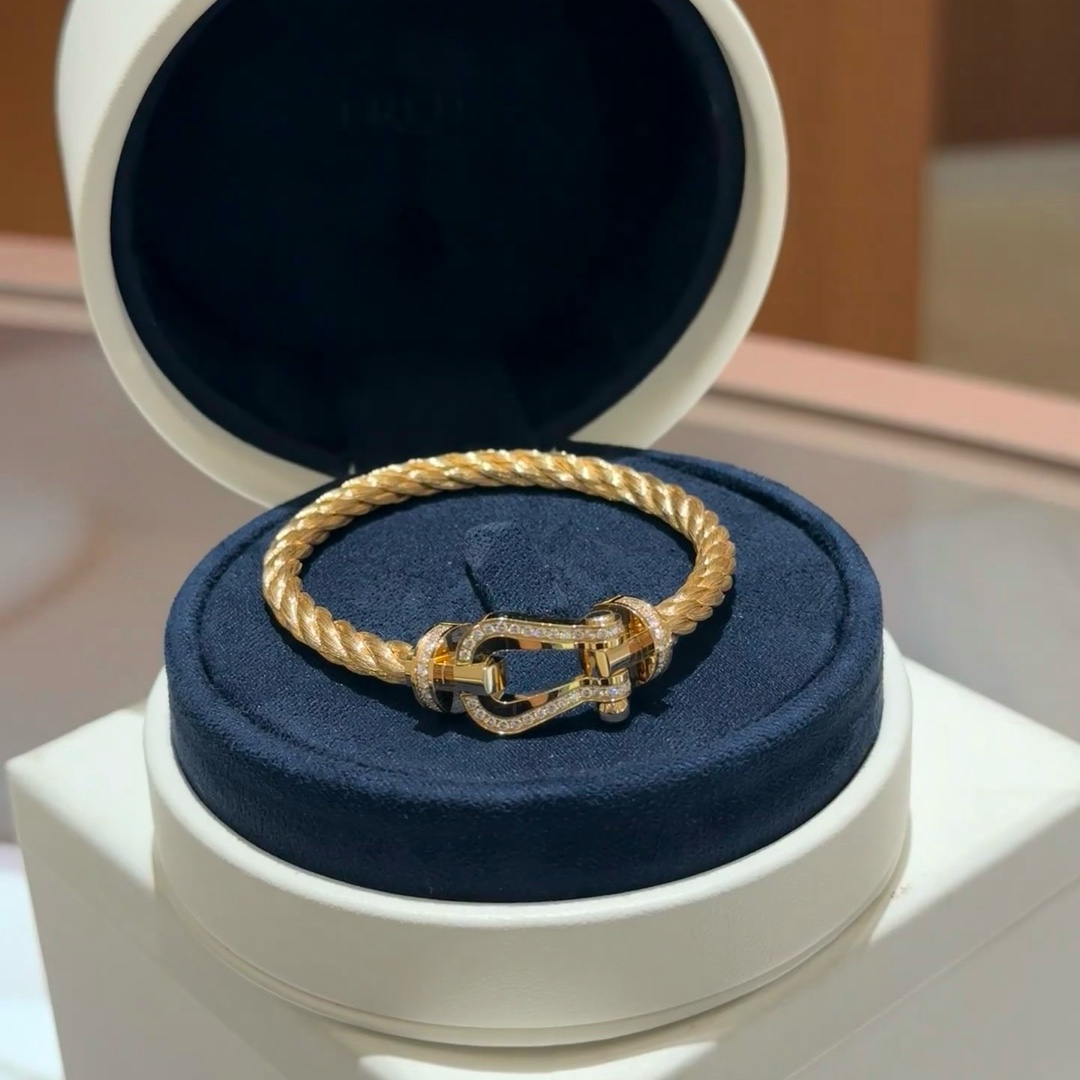 “High-Quality Black Wire Bracelet for Valentine’s Day – Custom-Made 18k Gold Process” - 图片 7