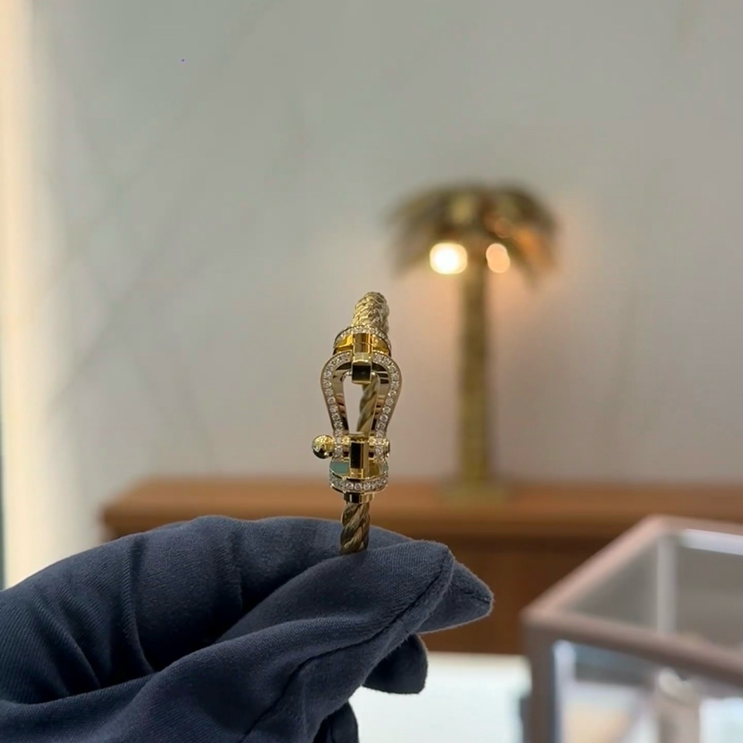 “High-Quality Black Wire Bracelet for Valentine’s Day – Custom-Made 18k Gold Process” - 图片 5