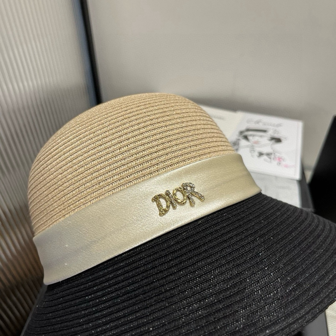 🆕

Dior迪奥新款礼帽，高级PP草，拼色盆帽，名媛风，头围57cm