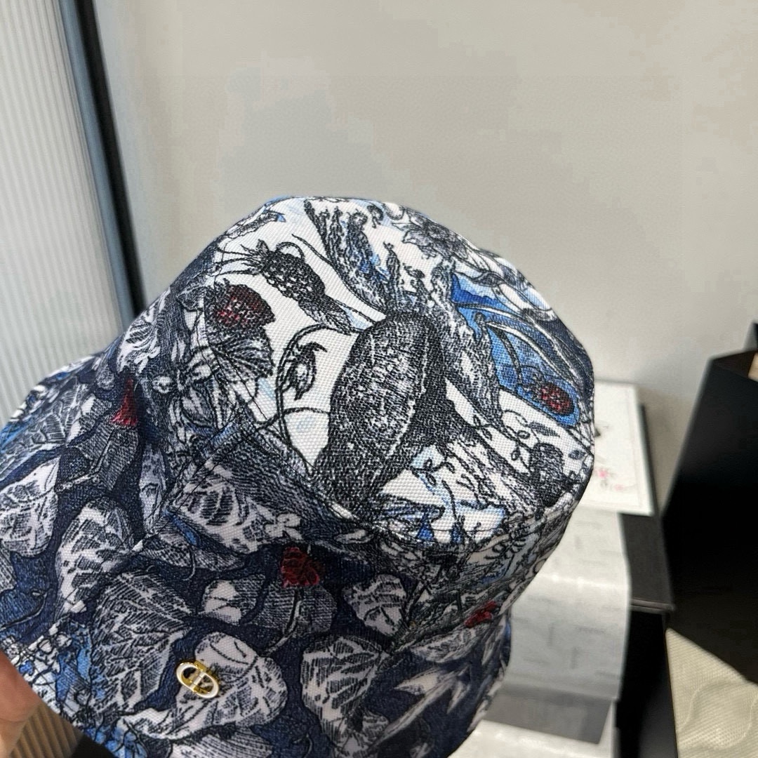 🆕

Dior迪奥新款渔夫帽，休闲桶帽，头围57cm