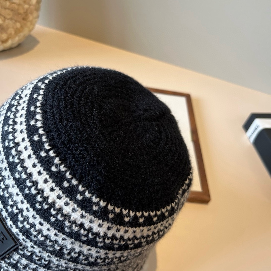 🆕

罗意威新款渔夫帽，头围57cm