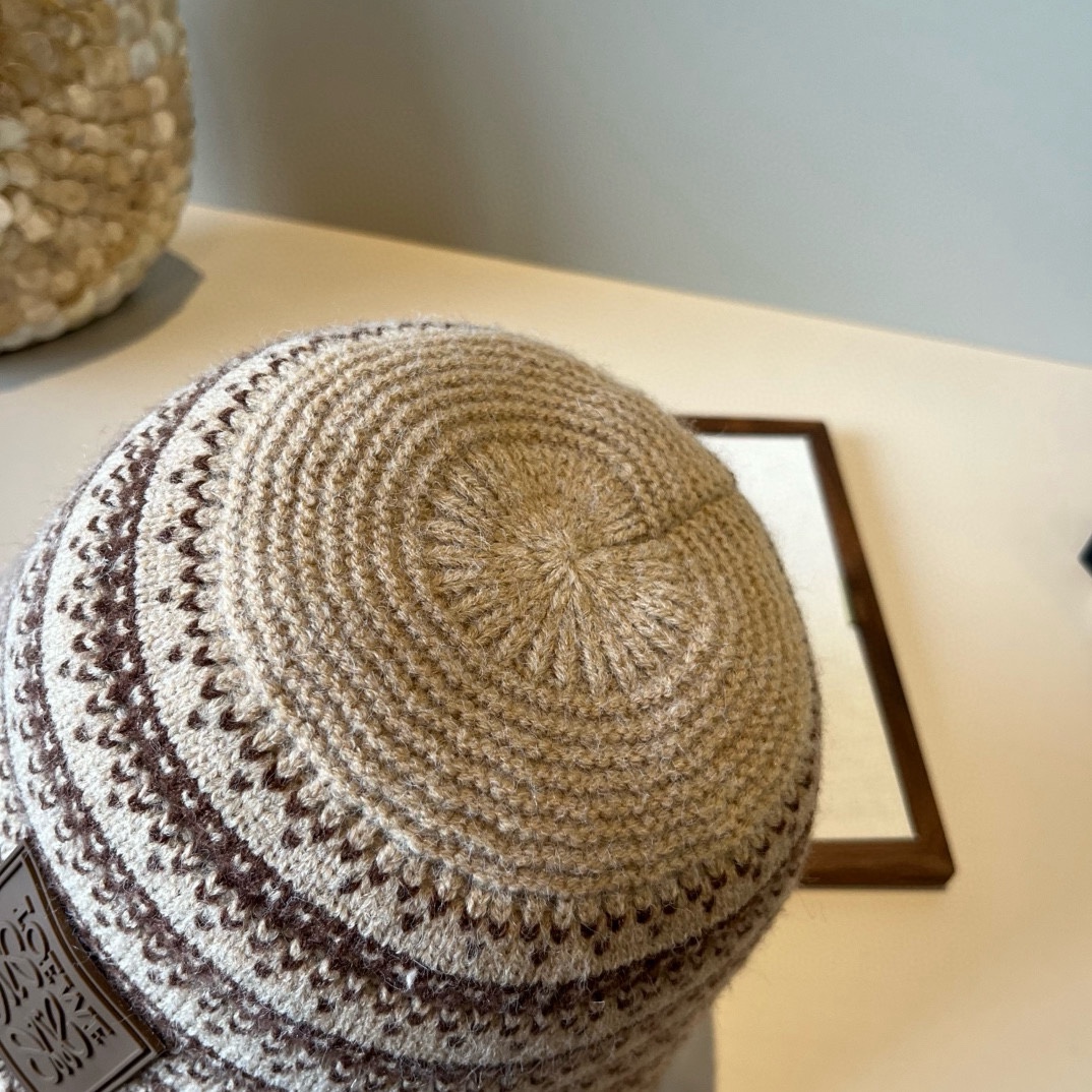 🆕

罗意威新款渔夫帽，头围57cm