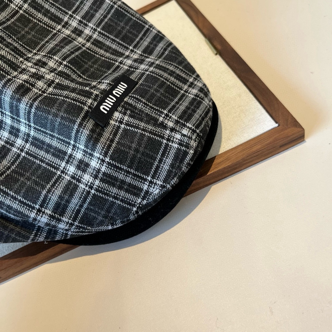 🆕

miumiu缪缪鸭舌前进帽，头围58cm