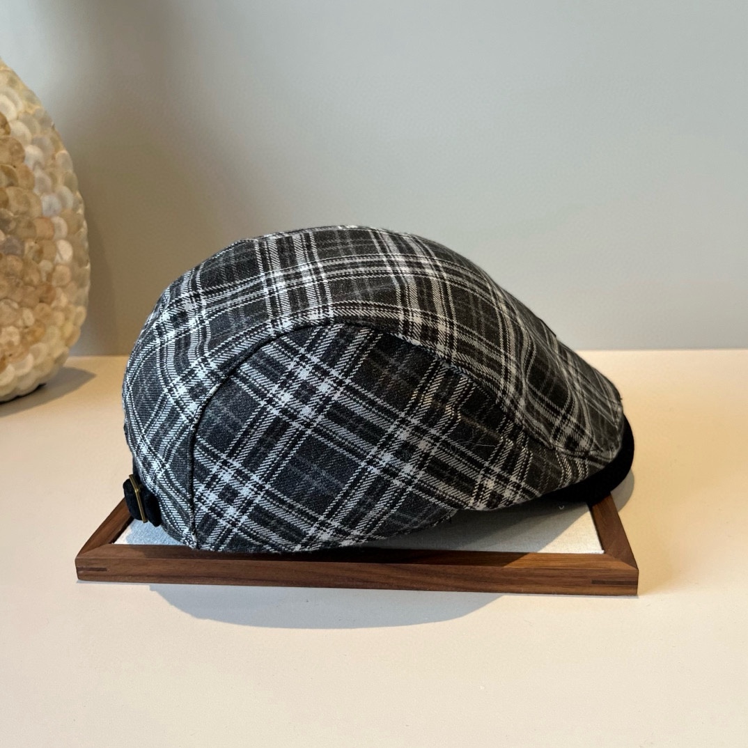 🆕

miumiu缪缪鸭舌前进帽，头围58cm