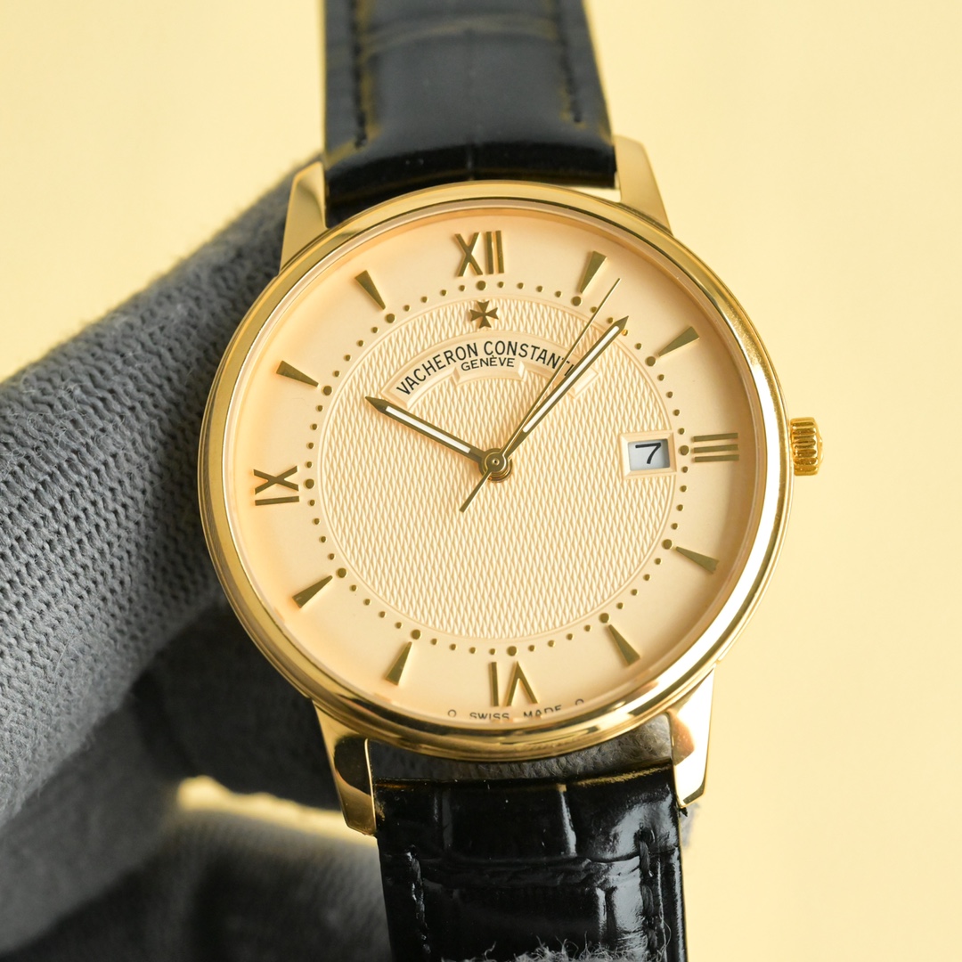 NO:340578,White 1100 Gold 1150 latest model recommended for the highest replica of the market Vuvre Constantin VC inheritance series 85180 watch!  1: [Case] ​​40MMX9MM, perfect round case, paired with a micro-solar lug design, makes it more suitable for the wearer's wrist. Each finished shell cover needs to be strictly controlled by MK to restore the unique texture of the authentic product. 2: [Movement] 9015 steel wheels and other parts are decorated by MK watchmakers with precision decoration, and the automatic rotor is plated with 18k gold, which maximizes the original exquisite craftsmanship level. 3: [Watch mirror] The two sapphire glass mirrors on the front and back are both anti-disiasing coating. 4: [Watch strap] Double-layer Italian calfskin, paired with Malta cross pin buckle., vacheron, cowhide19860909白1100 金1150最新款推荐市场最高复刻 V4升级版本 江诗丹顿VC传承系列85180腕表！ 1:【表壳】尺寸40MMX9MM,完美圆形的表壳,搭配微孤式表耳设计,使之更加贴合佩戴者的手腕.每一个成品壳套,都需经过MK严格的质量把控,方能还原正品独特的质感. 2:【机芯】9015钢轮等部件均由MK制表师精工装饰,自动摆陀更是镀有18k金,最大限度呈现原装精湛的工艺水平. 3:【表镜】前后两片蓝宝石玻璃镜面,均有防眩晕镀膜处理. 4:【表带】双层意大利小牛皮,搭配马耳他十字针扣.,,vacheron,cowhide,Watch