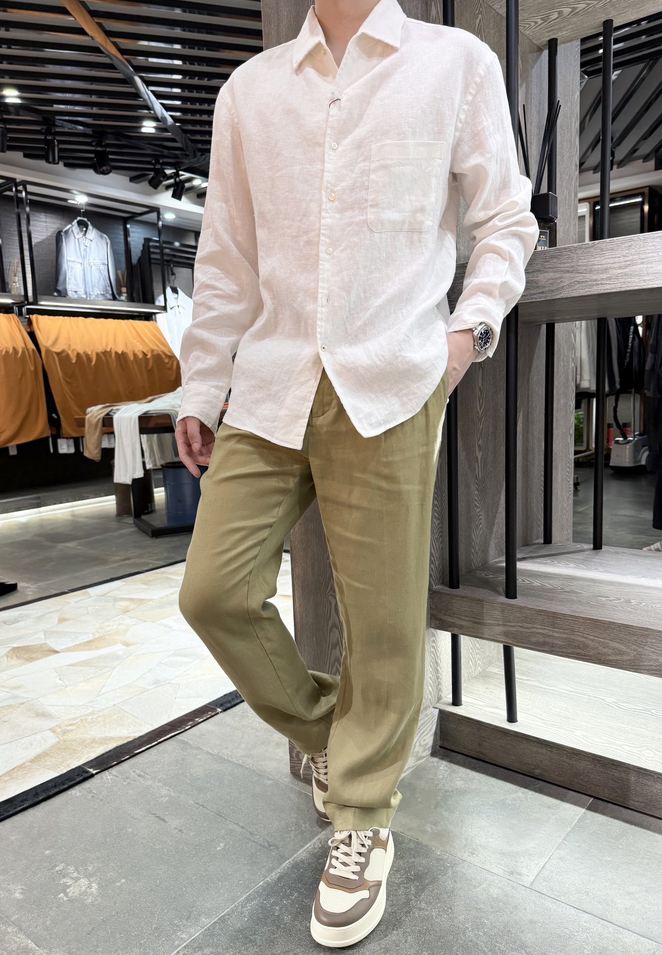 NO:511518,LP-Spring and summer hot linen shirts, selected high-quality linen fabrics, excellent texture, breathable and skin-friendly. Classic lapels and simple button designs show neatness and elegance. Loose styles and suitable for a variety of styles. Whether it is daily going out or casual parties, it can be easily controlled, adding a sense of casualness and elegance to you. S-2XL (model 180/wear M, with Hong Kong Lane Crawford gift box packaging), loro piano, shirts, alexander wang19860909LP-春夏爆款亚麻衬衫,甄选优质亚麻面料,质感上乘,透气亲肤.经典翻领与简约纽扣设计,尽显利落大方.宽松版型,适配多种风格,无论是日常出街还是休闲聚会,都能轻松驾驭,为你增添一份随性与优雅.码数S-2XL（模特180/穿M,配香港连卡佛礼盒包装）,,loro piana,shirts,alexander wang,Men's clothing