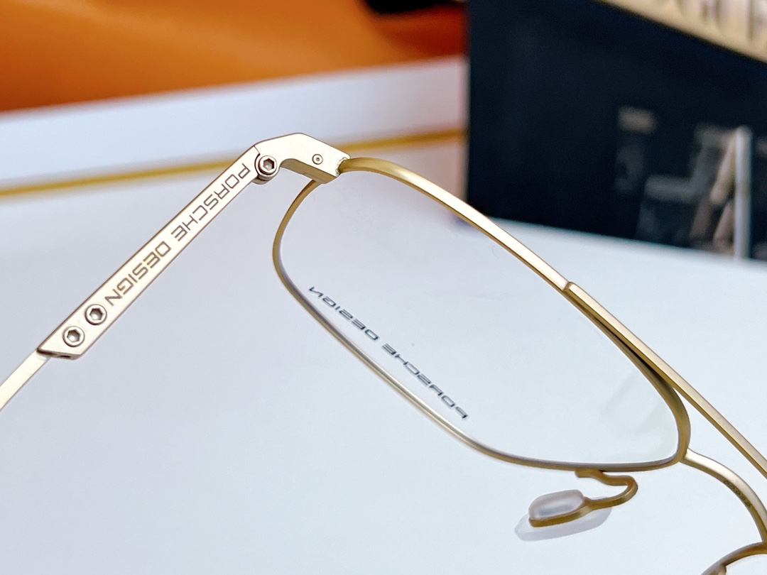  纯钛 Titanium 
Porsche Design
MODEL：P'8780
SIZE：58口18