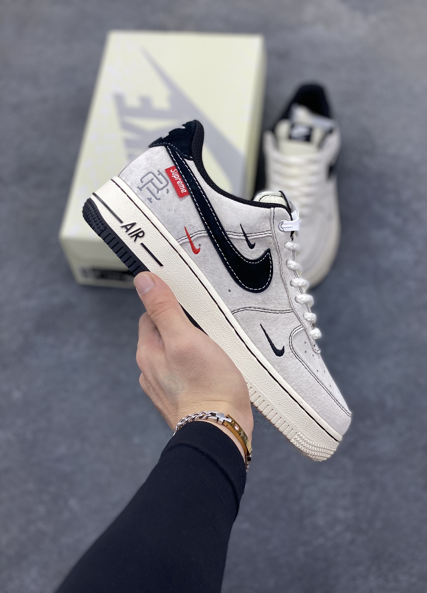 NIke Air Force 1 \’07 Low “冠军联名——双拼三小勾”空军一号 低帮 运动鞋 休闲鞋 折边针车 工艺难度大 原楦头原纸板 原装鞋盒 定制五金配件 内置全掌气垫 原厂鞋底 货号:SJ6698-021 尺码:36 36.5 37.5 38 38.5 39 40 40.5 41 42 42.5 43 44 44.5 45-选品中心