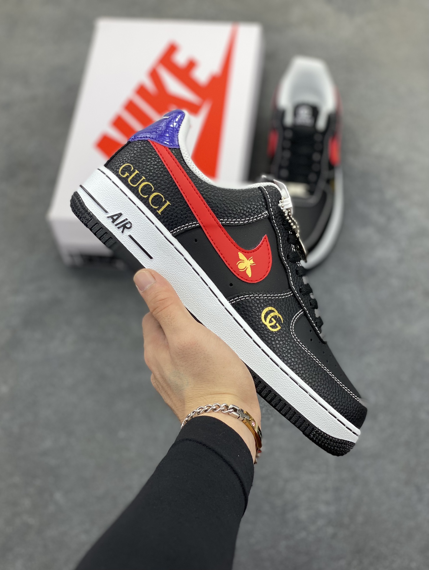 NIke Air Force 1 \’07 Low “古驰联名——黑红勾”空军一号 低帮 运动鞋 休闲鞋 折边针车 工艺难度大 原楦头原纸板 原装鞋盒 定制五金配件 内置全掌气垫 原厂鞋底 货号:AH8462-001 尺码:36 36.5 37.5 38 38.5 39 40 40.5 41 42 42.5 43 44 44.5 45-选品中心