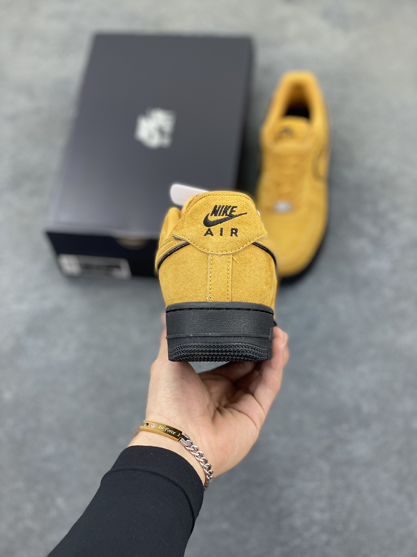 图片[4]-Nike Air Force 1 Low 军械黄 原楦头原纸板 打造纯正空军版型 专注外贸渠道 全掌内置蜂窝气垫 原盒配件 原厂中底钢印、拉帮完美 货号：HQ1966-700 尺码：36 36.5 37.5 38 38.5 39 40 40.5 41 42 42.5 43 44 44.5 45-选品中心