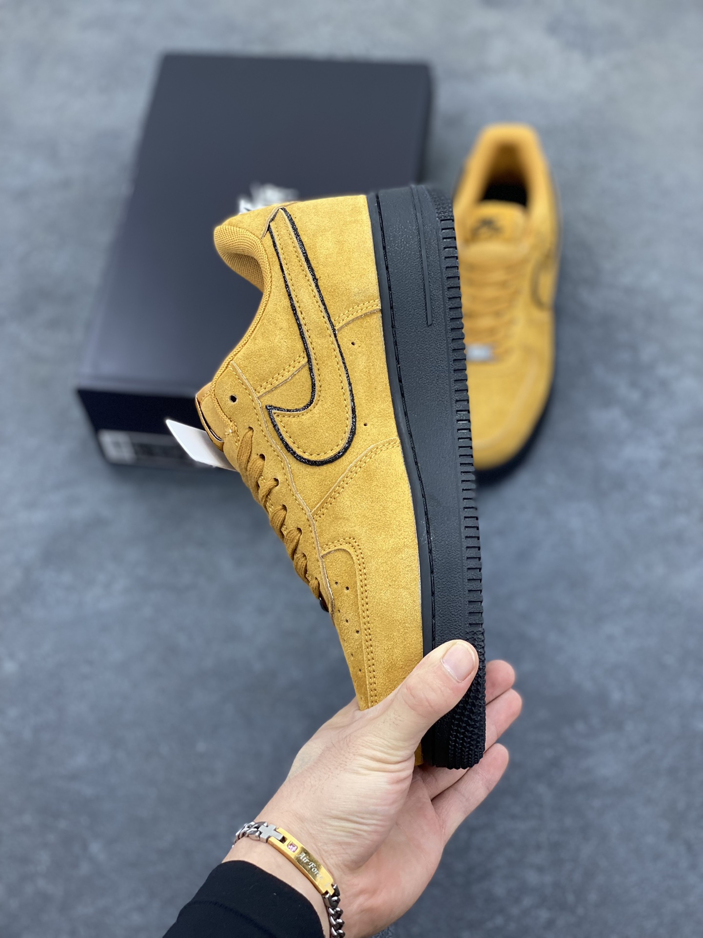 图片[3]-Nike Air Force 1 Low 军械黄 原楦头原纸板 打造纯正空军版型 专注外贸渠道 全掌内置蜂窝气垫 原盒配件 原厂中底钢印、拉帮完美 货号：HQ1966-700 尺码：36 36.5 37.5 38 38.5 39 40 40.5 41 42 42.5 43 44 44.5 45-选品中心