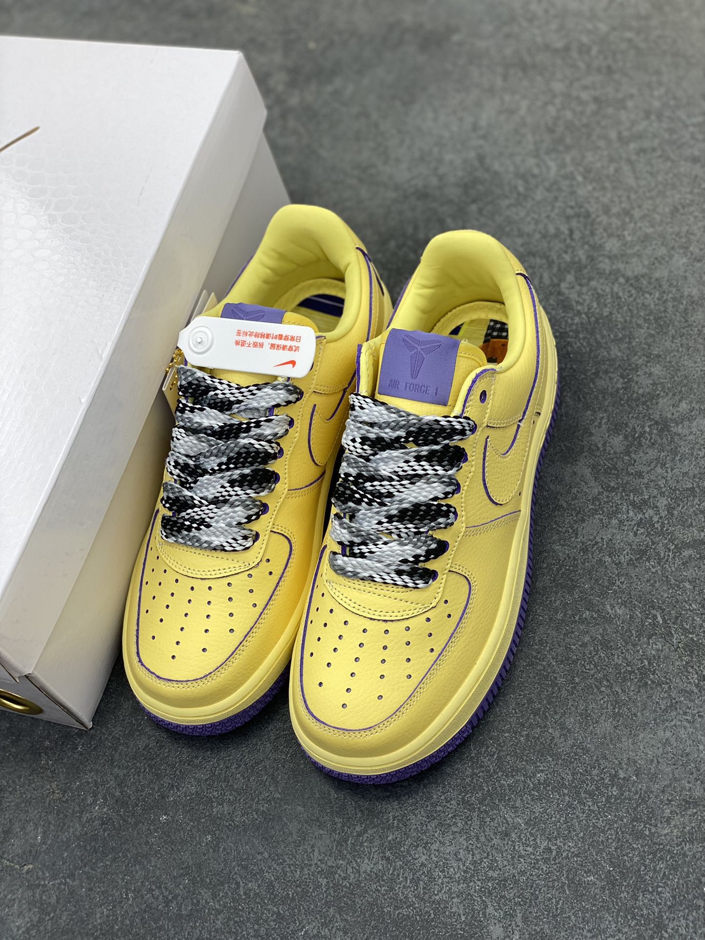 图片[8]-Nike Air Force 1 Low 科比 空军一号低帮运动休闲板鞋 原楦头原纸板 打造纯正空军版型 专注外贸渠道 全掌内置蜂窝气垫 原盒配件 原厂中底钢印、拉帮完美 货号：HV9408-700 尺码：36 36.5 37.5 38 38.5 39 40 40.5 41 42 42.5 43 44 44.5 45-选品中心
