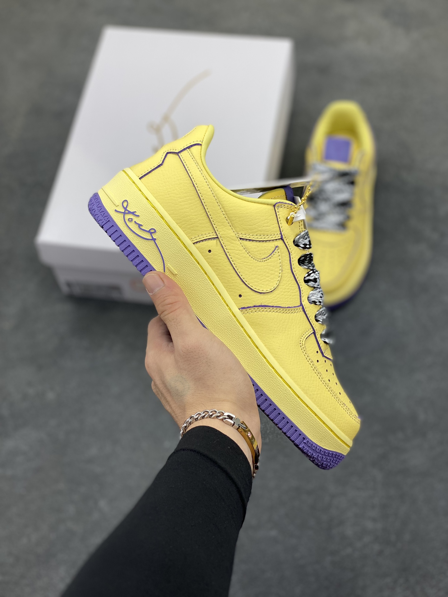 Nike Air Force 1 Low 科比 空军一号低帮运动休闲板鞋 原楦头原纸板 打造纯正空军版型 专注外贸渠道 全掌内置蜂窝气垫 原盒配件 原厂中底钢印、拉帮完美 货号：HV9408-700 尺码：36 36.5 37.5 38 38.5 39 40 40.5 41 42 42.5 43 44 44.5 45-选品中心