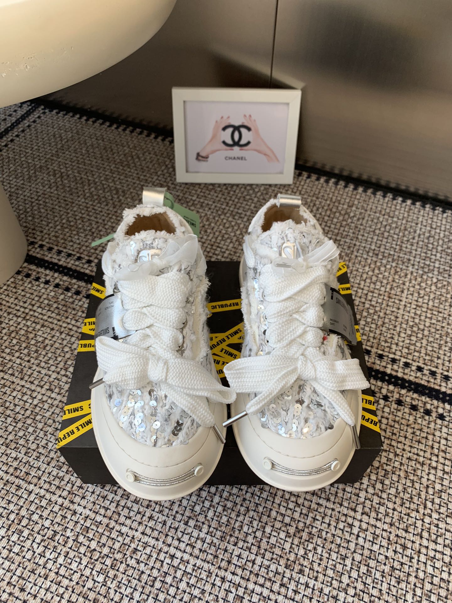 NO:511745,Women's new color smilerepublic thick-soled smiley canvas shoes. Original one-to-one shipment. Wear it and the authentic product. All details are the same as zp. Size 35-40, casual shoes/sports shoes, sneakers19860909女款 新配色 smilerepublic 厚底开口笑帆布鞋 原版一比一出货 穿出去跟正品0区别所有细节材料全部zp一致 码35-40,休闲鞋/运动鞋,sneakers,Women's Shoes