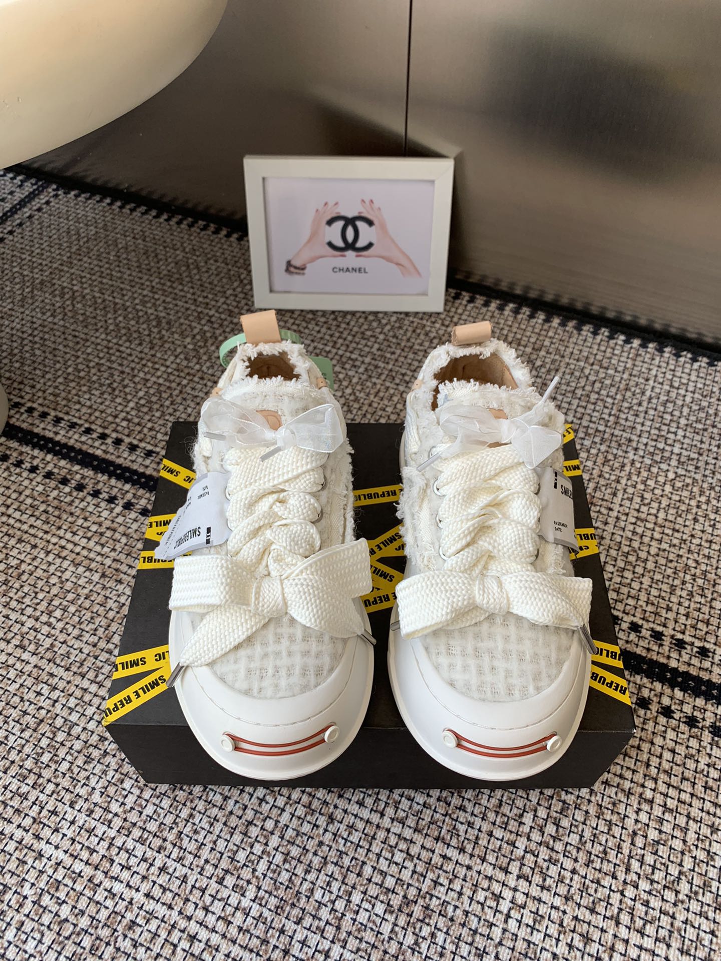 NO:511717,Women's new color smilerepublic thick-soled smiley canvas shoes. Original one-to-one shipment. Wear it and the authentic product. All details are the same as zp. Size 35-40, casual shoes/sports shoes, sneakers19860909女款 新配色 smilerepublic 厚底开口笑帆布鞋 原版一比一出货 穿出去跟正品0区别所有细节材料全部zp一致 码35-40,休闲鞋/运动鞋,sneakers,Women's Shoes