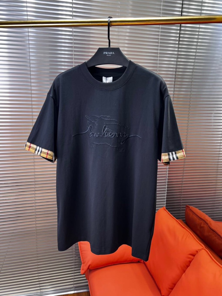  Burberry 巴宝莉夏季新品（男女同款情侣款短袖圆领t恤 ·定制260克100％双纱纯棉面料·定染