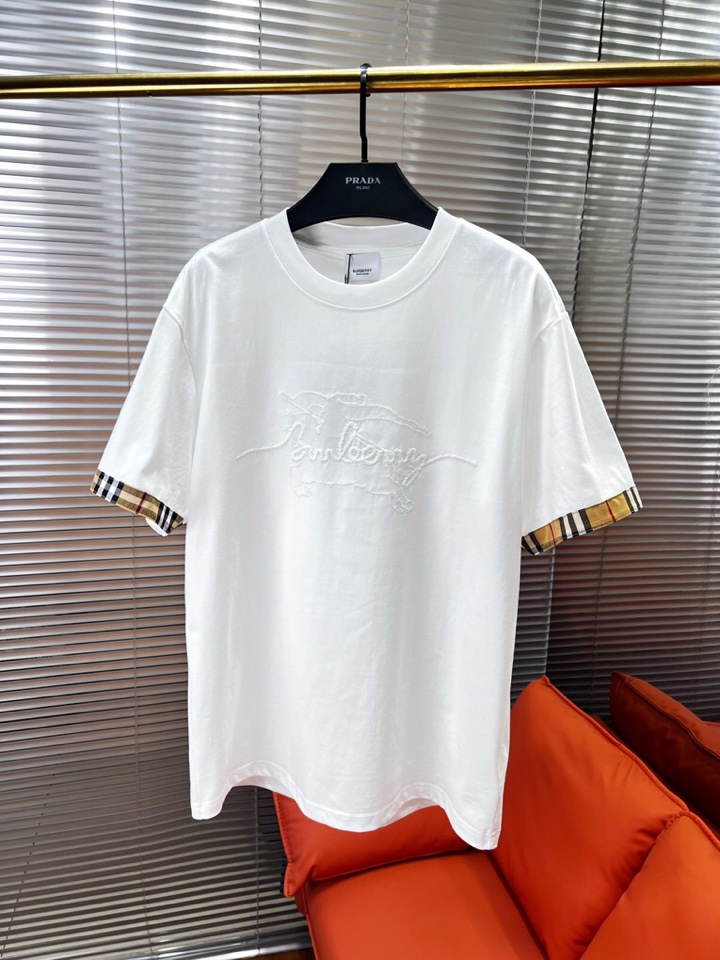  Burberry 巴宝莉夏季新品（男女同款情侣款短袖圆领t恤 ·定制260克100％双纱纯棉面料·定染