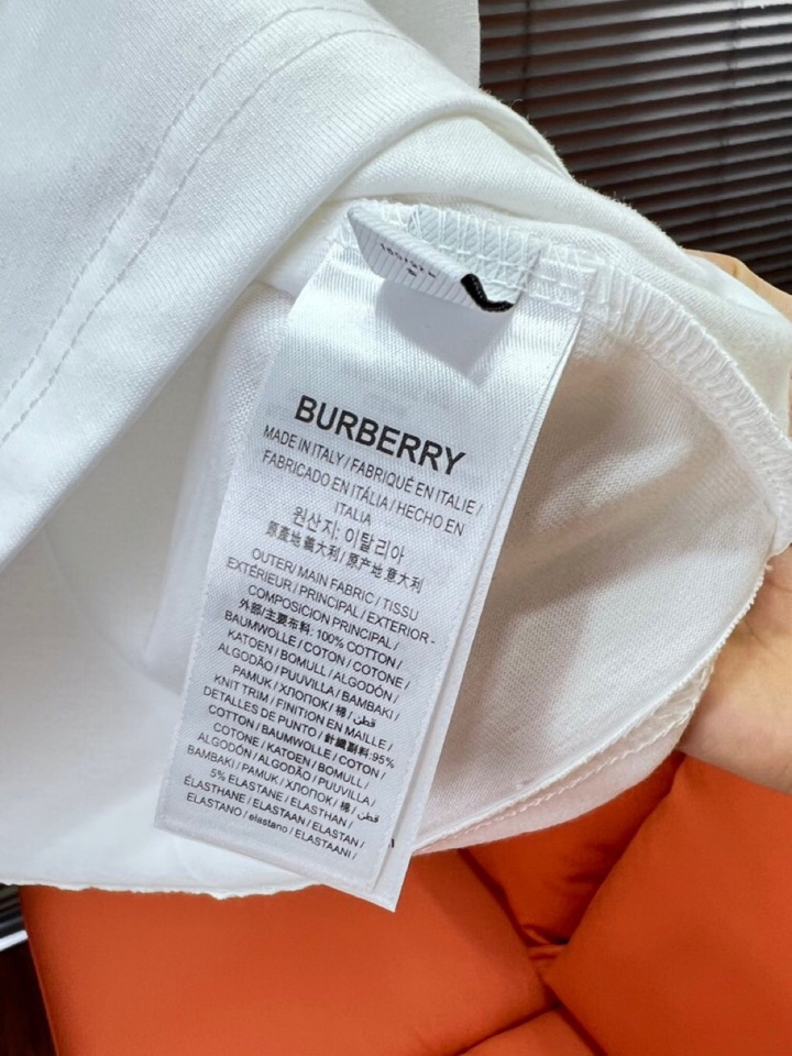  Burberry 巴宝莉夏季新品（男女同款情侣款短袖圆领t恤 ·定制260克100％双纱纯棉面料·定染
