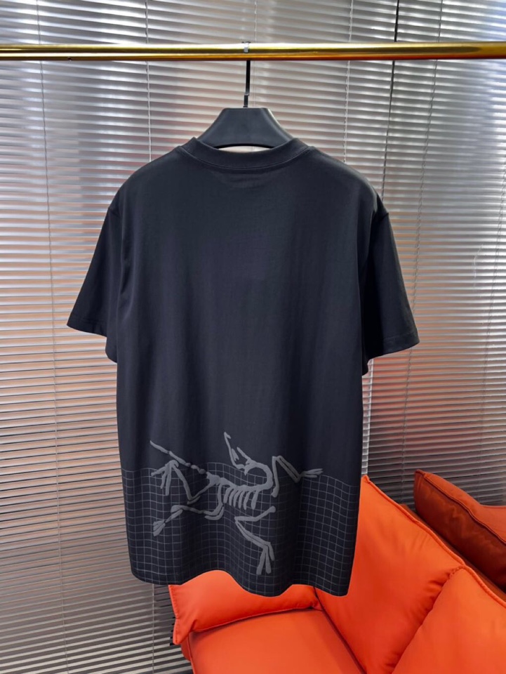  (Arcteryx）始祖鸟25ss新款短袖圆领T恤，男女同款情侣款，定制260克100％双纱纯棉面料·