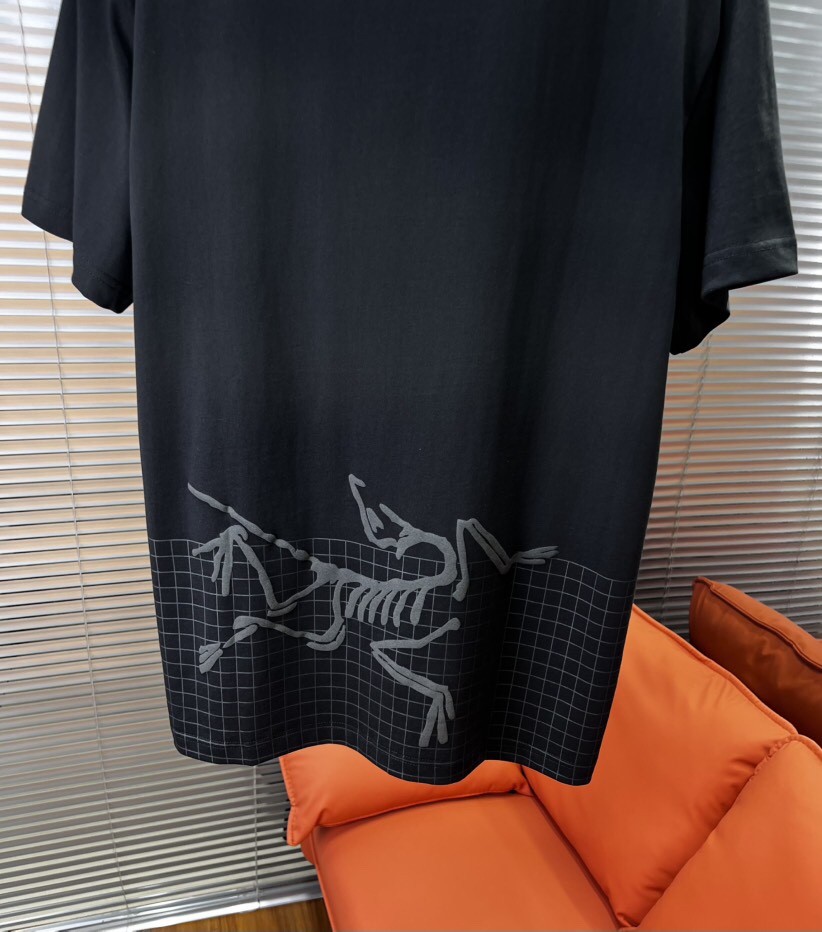  (Arcteryx）始祖鸟25ss新款短袖圆领T恤，男女同款情侣款，定制260克100％双纱纯棉面料·