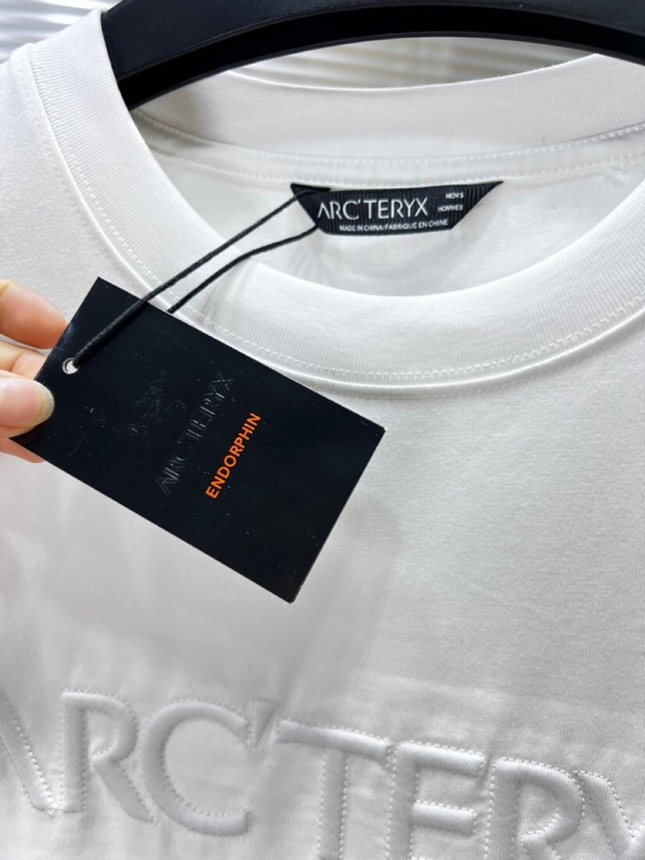  (Arcteryx）始祖鸟25ss新款短袖圆领T恤，男女同款情侣款，定制260克100％双纱纯棉面料·