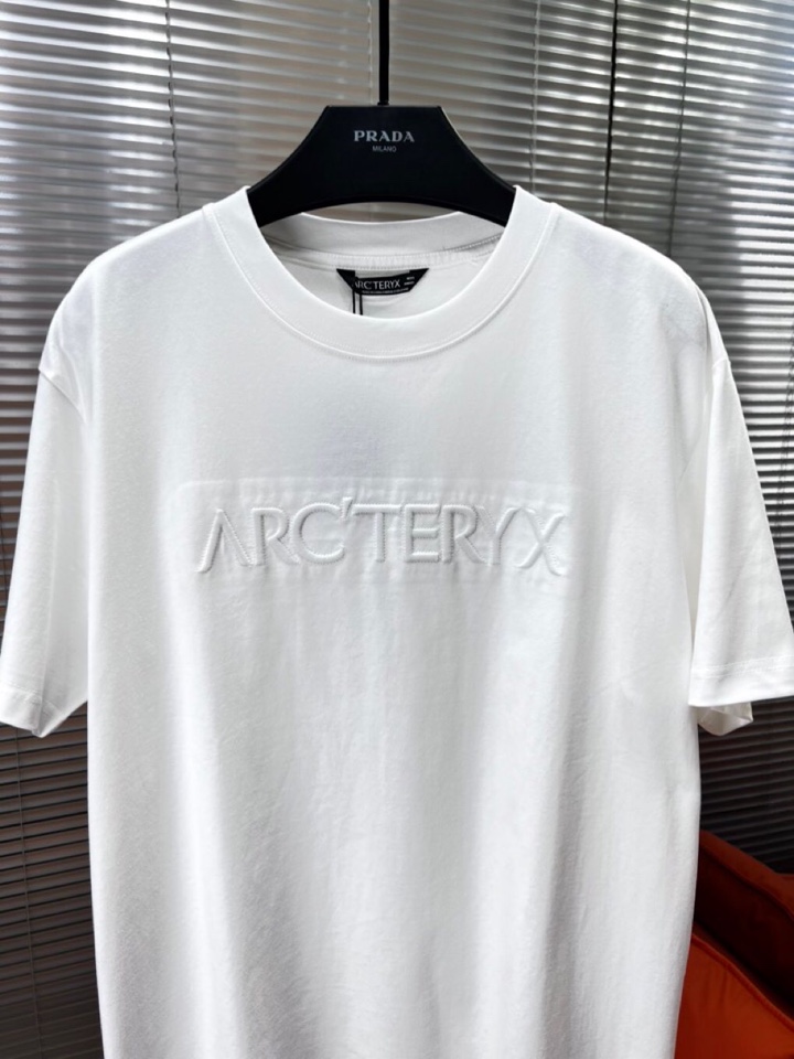  (Arcteryx）始祖鸟25ss新款短袖圆领T恤，男女同款情侣款，定制260克100％双纱纯棉面料·