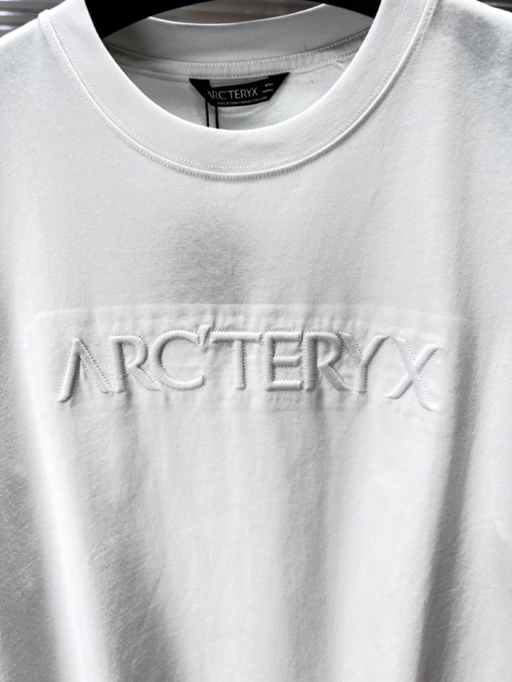  (Arcteryx）始祖鸟25ss新款短袖圆领T恤，男女同款情侣款，定制260克100％双纱纯棉面料·