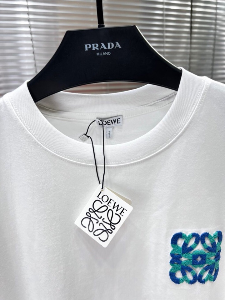  LOEWE 罗意威25ss新款短袖圆领T恤，男女同款情侣款，定制260克100％双纱纯棉面料·定染32