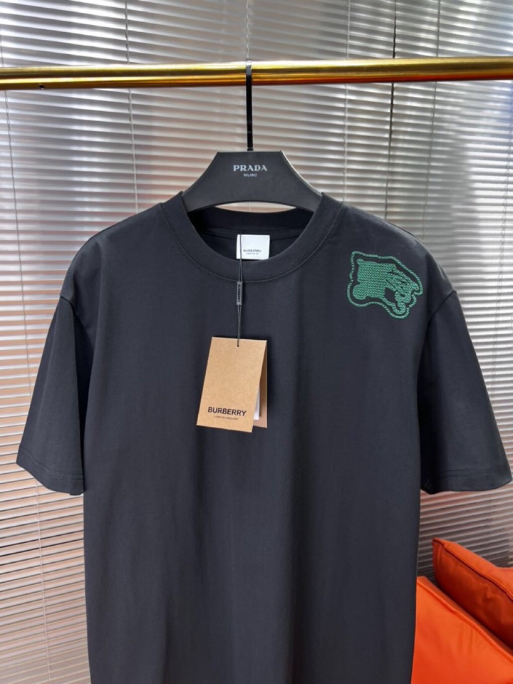  Burberry 巴宝莉25ss新款短袖圆领T恤，男女同款情侣款短袖圆领t恤 ·定制260克100％双