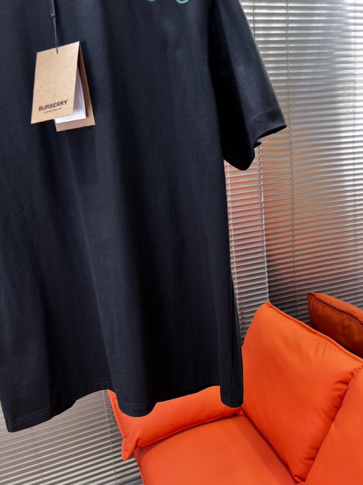  Burberry 巴宝莉25ss新款短袖圆领T恤，男女同款情侣款短袖圆领t恤 ·定制260克100％双
