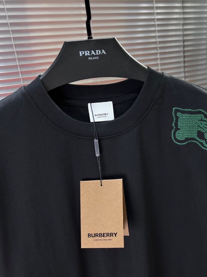  Burberry 巴宝莉25ss新款短袖圆领T恤，男女同款情侣款短袖圆领t恤 ·定制260克100％双