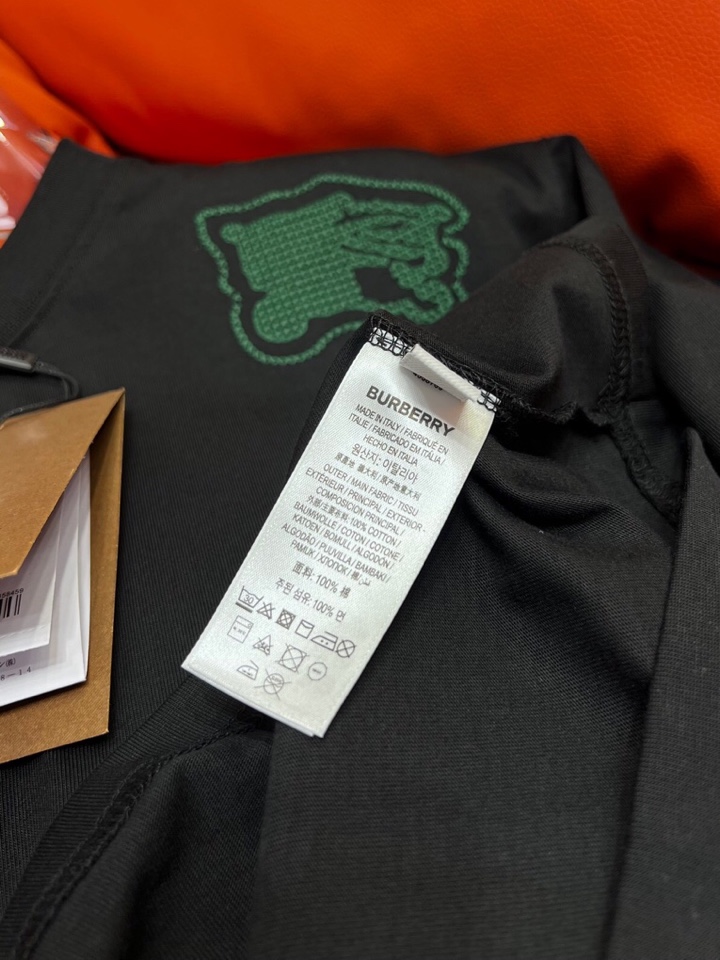  Burberry 巴宝莉25ss新款短袖圆领T恤，男女同款情侣款短袖圆领t恤 ·定制260克100％双