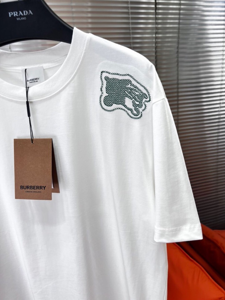  Burberry 巴宝莉25ss新款短袖圆领T恤，男女同款情侣款短袖圆领t恤 ·定制260克100％双
