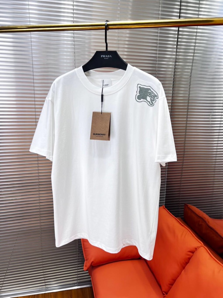  Burberry 巴宝莉25ss新款短袖圆领T恤，男女同款情侣款短袖圆领t恤 ·定制260克100％双