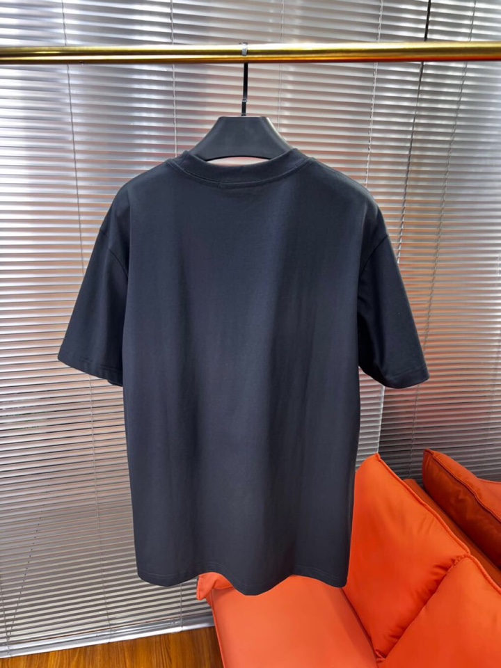  Louis Vuitton 路易威登 LV 驴牌25ss夏季新品，男女同款情侣款短袖圆领t恤 ·定制2