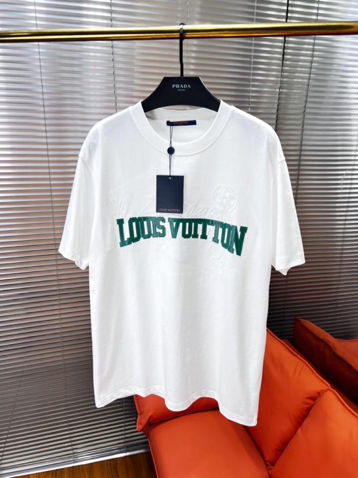  Louis Vuitton 路易威登 LV 驴牌25ss夏季新品，男女同款情侣款短袖圆领t恤 ·定制2