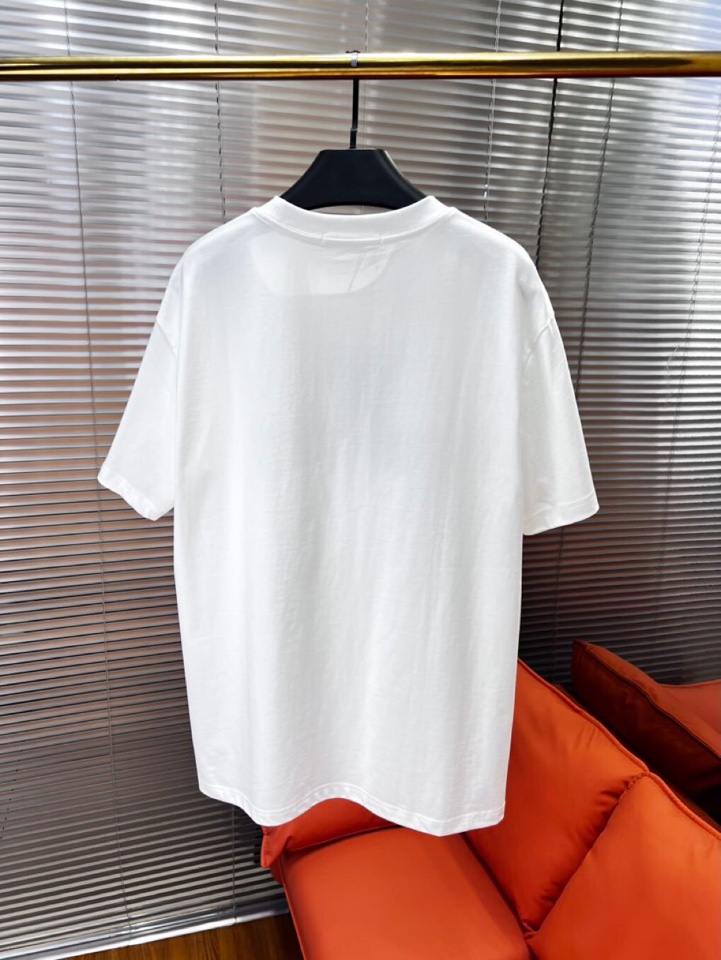  Louis Vuitton 路易威登 LV 驴牌25ss夏季新品，男女同款情侣款短袖圆领t恤 ·定制2