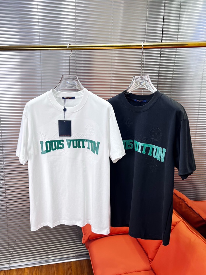  Louis Vuitton 路易威登 LV 驴牌25ss夏季新品，男女同款情侣款短袖圆领t恤 ·定制2