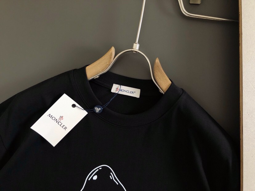  Moncler  蒙口顶级黑白字母贴鲨鱼短袖圆领T恤，精致工艺面料，顶级元素融合打造，经典短袖3标齐全