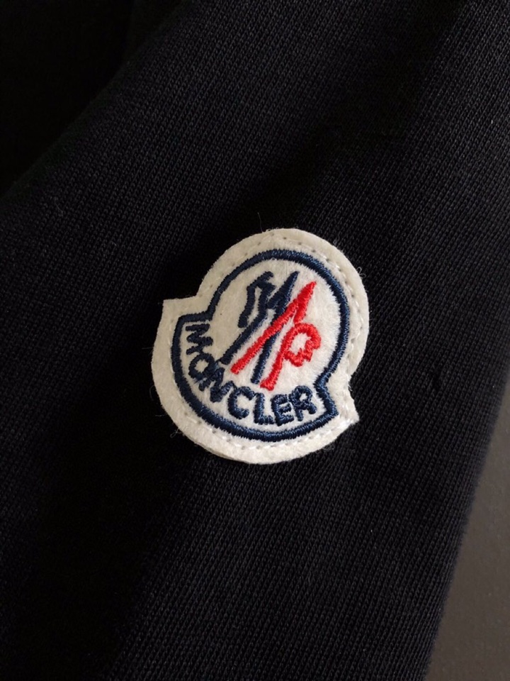  Moncler  蒙口顶级黑白字母贴鲨鱼短袖圆领T恤，精致工艺面料，顶级元素融合打造，经典短袖3标齐全